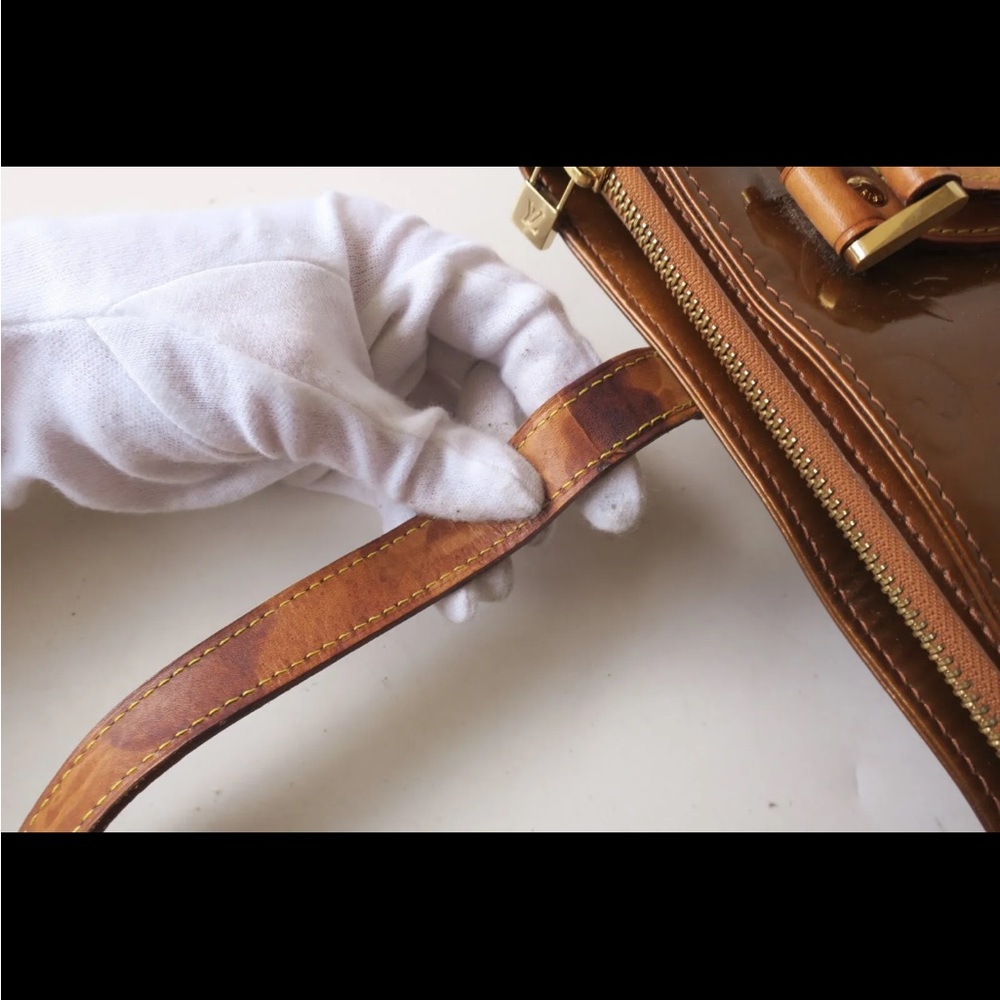 Authentic Louis Vuitton Vernis Houston Shoulder Bag  made in France 🇫🇷 - Picture 10 of 16